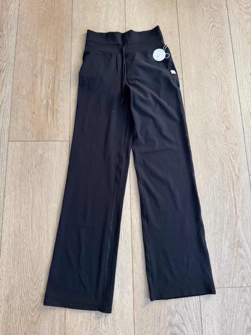 Vuori Daily Wide Leg Pant Black Small NWT